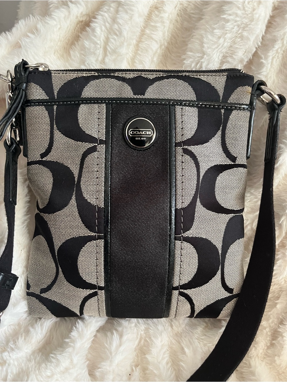 Coach Classic. Black and Grey  Signature Crossbody / Swing Bag - Mint